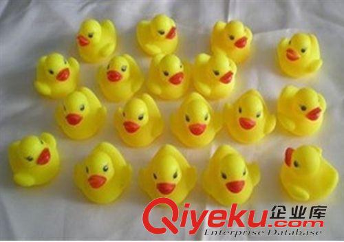 寶寶玩具總動員 熱賣搪膠小黃鴨 捏捏叫 黃色鴨子 洗澡戲水玩具一袋20個裝35026原始圖片2