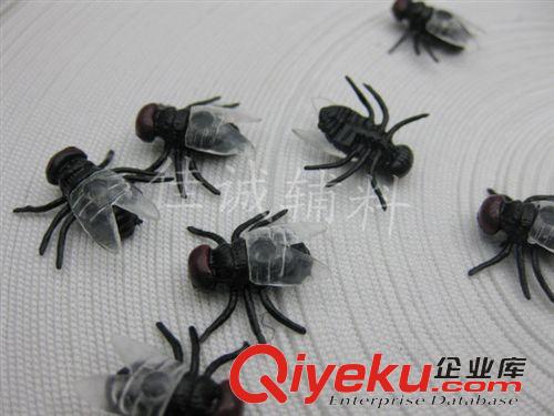 萬圣節、整蠱玩具 塑料仿真小蒼蠅 整蠱小玩具 萬圣節配件 兩色1.5*1.4CM