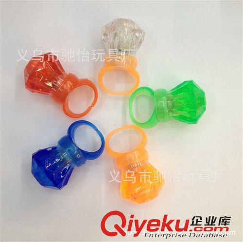 戒指燈閃光 廠家直銷  發(fā)光炫彩2色戒指燈 手指燈激光燈 新奇特發(fā)光玩具