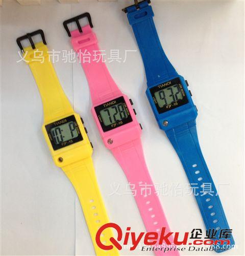 兒童手表系列 廠家直銷 {zx1}款功能小透明手表兒童電子手表 pp表