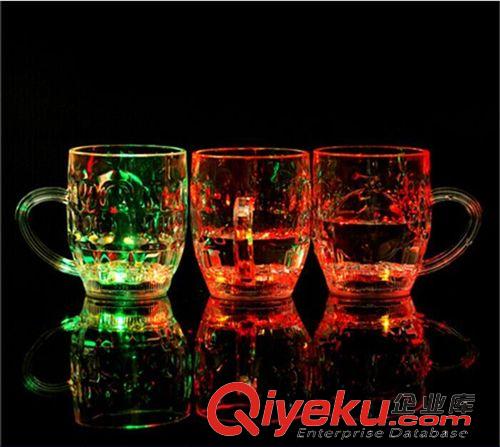 杯子 倒水就亮感應冷光水杯LED閃光杯、發光杯、水杯啤酒杯元旦禮物