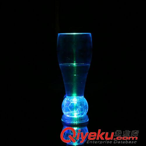 發(fā)光玩具 足球杯 創(chuàng)意水杯 感應(yīng)酒杯 新奇特KTV 酒吧專(zhuān)用杯 廠家直銷(xiāo) 批發(fā)原始圖片3