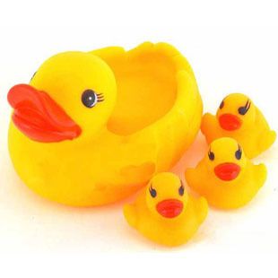 嬰幼兒玩具 一大三小捏捏響寶寶塑膠游泳戲水鴨  嬰幼兒洗澡玩具發聲黃色小鴨原始圖片2