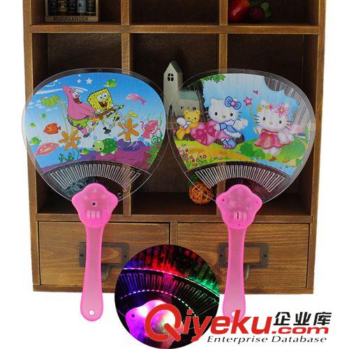 夏季用品 閃光扇子/發(fā)光扇子/卡通扇子/閃光手搖扇子發(fā)光創(chuàng)意玩具50g