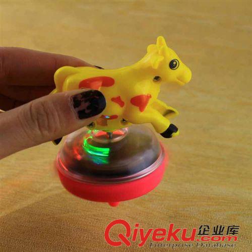 陀螺悠悠 新品 創(chuàng)意發(fā)光拉條閃光奶牛陀螺 兒童地?cái)偼婢吲l(fā) 義烏地?cái)傌浽丛紙D片2