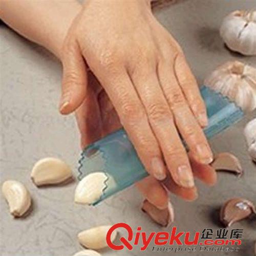 廚房衛(wèi)浴 T廚房工具 剝蒜壓蒜搗蒜器 蒜泥器 大蒜剝皮器 廠家直銷 一件代發(fā)原始圖片2