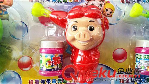 泡泡槍/泡泡水 慣性豬豬俠泡泡槍機(jī)手動(dòng)吹泡泡水兒童玩具夏天玩具批發(fā)沙灘玩具魚
