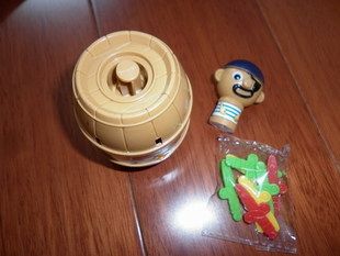 益智玩具 批發(fā)供應(yīng) 小號(hào)整人海盜桶 黑胡娃海盜桶幸運(yùn)刺擊游戲 刺海盜 70原始圖片3