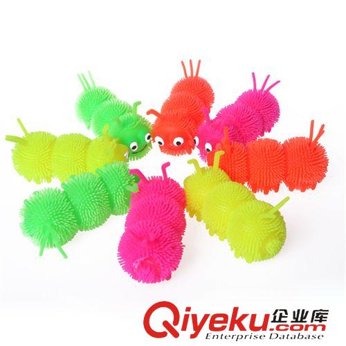 閃光毛毛球 廠家批發(fā)LED七彩發(fā)光可愛毛毛蟲夜市地?cái)偀豳u原始圖片2