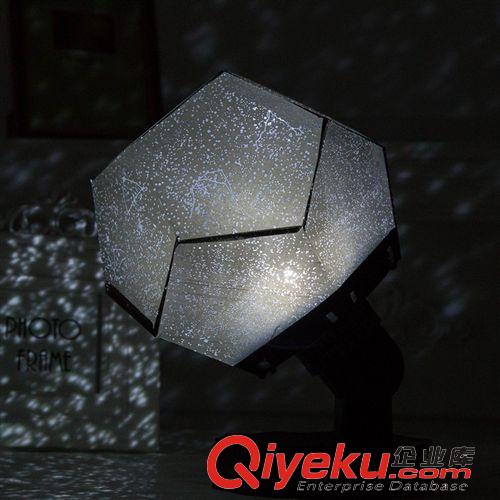 星空投影燈 供應(yīng)新奇特八代大人科學(xué)四季星空投影燈 小夜燈 加量版星空燈