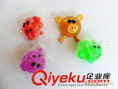 整人搞怪系列 金豬水球 小豬水球 發(fā)泄水球 整人玩具 惡作劇玩具 仿真水球原始圖片3