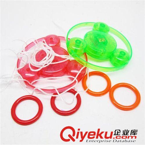 發(fā)光玩具類(lèi) 發(fā)光飛輪 發(fā)光拉線(xiàn)飛輪 閃光手拉飛輪 支持混批發(fā)地?cái)偀豳u(mài)原始圖片2