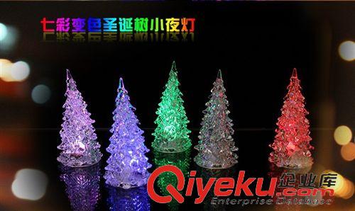 場地布置道具 廠家直銷發光圣誕樹小夜燈兒童禮物玩具批發地攤貨源熱賣包郵