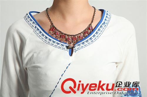 【裂帛上裝】 R8061 民族風(fēng)2013春裝新款青花瓷長(zhǎng)袖  喇叭長(zhǎng)袖t恤女打底衫T恤原始圖片3
