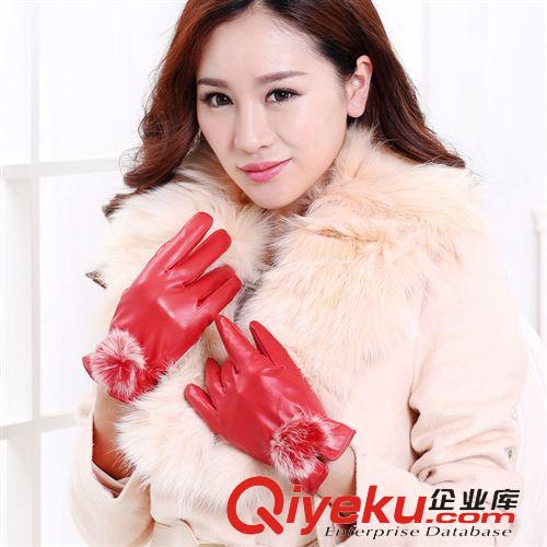 圍巾按價格分  廠家批發 2013秋冬天女士新款PU皮手套 冬季可愛兔毛球保暖手套原始圖片3