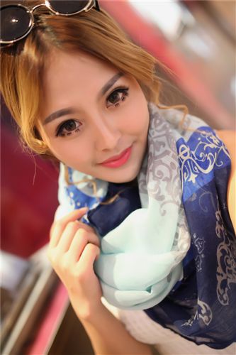 秋冬新品 韓版新款百搭圍巾女披肩超長(zhǎng)兩用空調(diào)披肩絲巾防曬沙灘巾圍巾批發(fā)原始圖片2