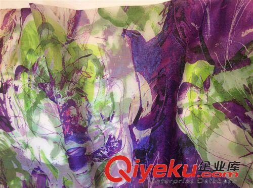 絲綢印花現(xiàn)貨成品熱銷展示區(qū) 供應(yīng)5.5mm真絲綃印花絲綢面料 批發(fā)定制真絲面料 廠家直銷無現(xiàn)貨