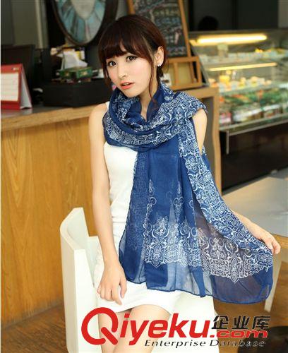 常年爆款王 超爆款 2014{zx1}韓版復(fù)古青花瓷女士圍巾 絨雪紡絲巾,圍巾批發(fā)原始圖片3