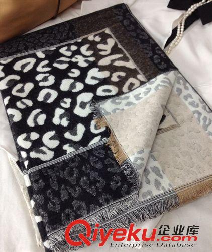 14年11月新款 2014新款秋冬性感斑點(diǎn)豹紋 時(shí)尚百搭經(jīng)典款羊絨 提花圍巾原始圖片3