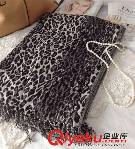 外貿原單圍巾 2014秋冬新款外貿原單仿羊絨黑灰色豹紋流蘇圍巾空調披肩男女通用原始圖片3