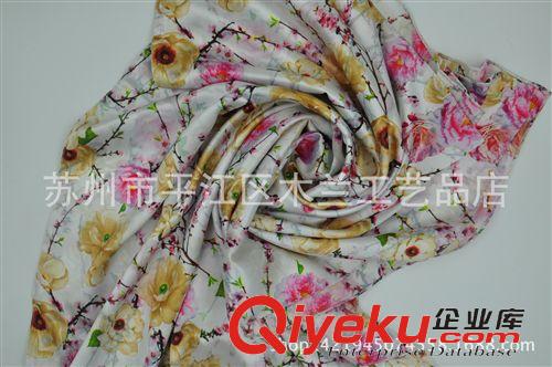 絲綢  緞面長(zhǎng)巾 2015廠家直銷批發(fā) 數(shù)碼噴繪 桃花型絲綢 女士圍巾原始圖片3