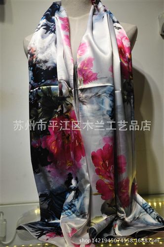 絲綢  緞面長(zhǎng)巾 2015廠家直銷批發(fā) 數(shù)碼噴繪 時(shí)尚優(yōu)雅 桃花花型女士蘇州絲綢圍巾