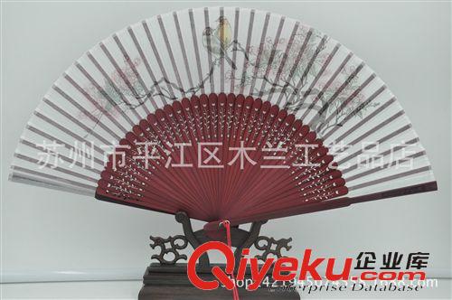 竹節(jié)真絲女扇 蘇州扇子 工藝扇 頭青扇骨 竹節(jié)雕刻真絲女扇 花鳥 孔雀圖原始圖片3