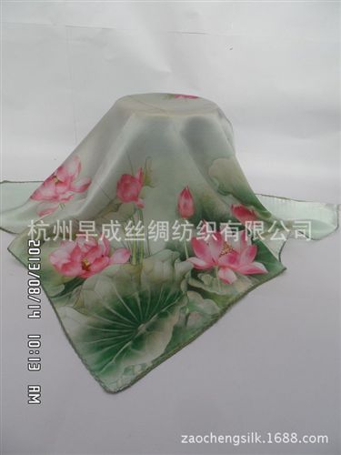 數(shù)碼噴繪絲巾Digital Print Scarve 杭州絲巾禮品熱賣 {bfb}桑蠶絲素縐緞數(shù)碼噴繪長巾圍巾 荷塘月色