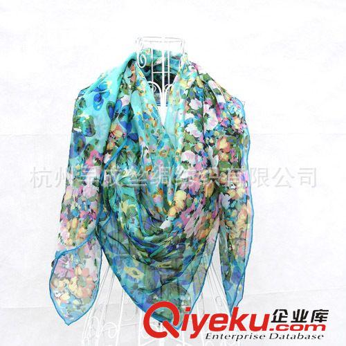 真絲方巾Silk Square Scarves 工廠絲巾熱銷(xiāo) 真絲叮當(dāng)圍巾批發(fā)供應(yīng) 斜紋綢超大方巾定做140CM
