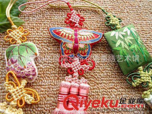 按產(chǎn)品類別分 蘇州手工刺繡飾品gd中國結(jié)雙面繡花精美掛件中國特色送外賓禮品