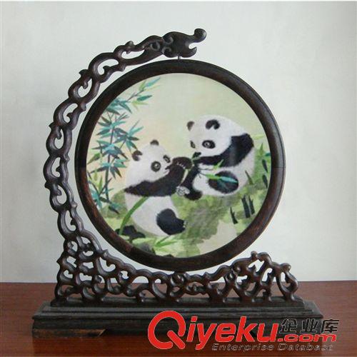 按產(chǎn)品類別分 廠家直銷精美雞翅木臺(tái)屏手工真絲刺繡工藝擺件gd送外賓商務(wù)禮品原始圖片2