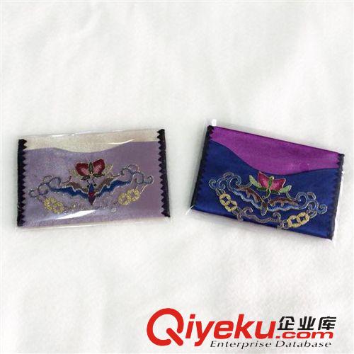 刺繡服飾系列 現(xiàn)貨供應(yīng)精美真絲名片包真絲卡包手工刺繡工藝品創(chuàng)意生日禮品卡包