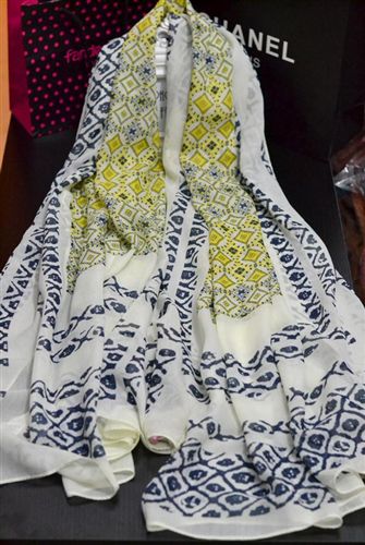 巴厘莎 出口外貿(mào)原單不規(guī)則幾何流蘇墜棉麻女圍巾防曬披肩