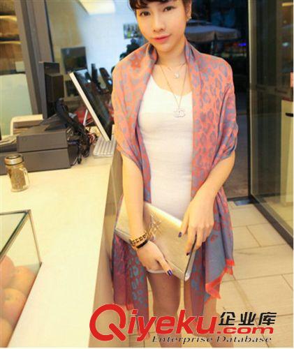 主題分類 新款歐美dp豹紋雙面長款絲巾女士流蘇圍巾披肩兩用夏季空調披肩原始圖片3