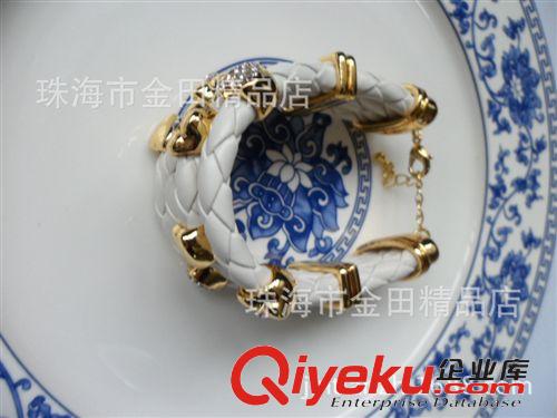 F..女士飾品：時尚飾品 化妝鏡 美容器具 供應(yīng)皮繩鑲嵌心形 梅花帶水晶鍍24K金手鐲 手環(huán)時尚首飾品