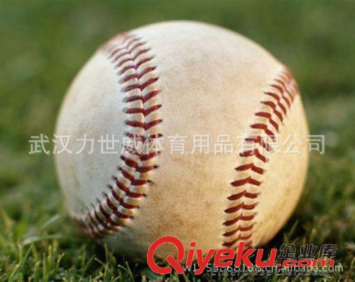 乒乓球臺(tái)、臺(tái)球桌、足球門系列 球類體育用品用品商店壘球 PU壘球 PU軟木心壘球 比賽用壘球原始圖片2