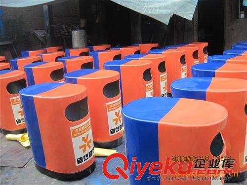 環(huán)保垃圾桶系列 玻璃鋼雙色分類環(huán)衛(wèi)垃圾桶    玻璃鋼街道垃圾桶   廠家銷售原始圖片3