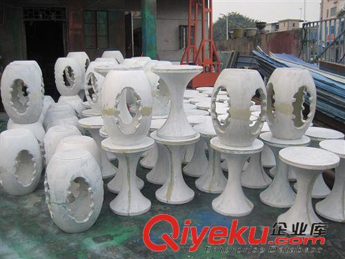 玻璃鋼卡通雕塑 承接家具行業(yè)玻璃鋼制品，生產(chǎn)加工，白坯生產(chǎn)、玻璃鋼擺件加工