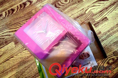 座鐘 五角星立體數(shù)字鬧鐘  學(xué)生鐘 擺臺叫醒鐘公司禮品  爆款低價批發(fā)原始圖片2