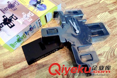 座鐘 家居飾品 時(shí)尚數(shù)字立體鬧鐘 座鐘 公司禮品原始圖片2