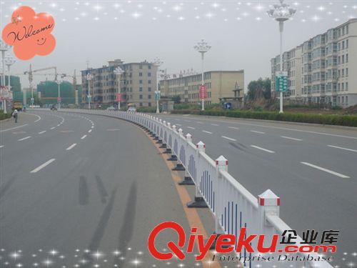 護欄、護欄網(wǎng) 廠家專業(yè)生產(chǎn)，市政道路護欄，各種規(guī)格款式等原始圖片3
