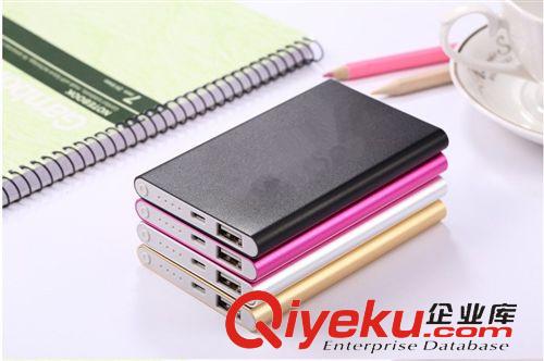 新品上市 批量生產(chǎn)4000ma新款超薄移動(dòng)電源 智能芯片移動(dòng)電源 高轉(zhuǎn)化率電源原始圖片2