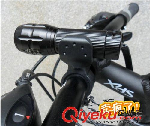 {wn}燈架  手機(jī)架 供應(yīng)大量360度旋轉(zhuǎn)車(chē)夾 手電筒夾子 自行車(chē)夾子 車(chē)夾 自行車(chē)燈架原始圖片2