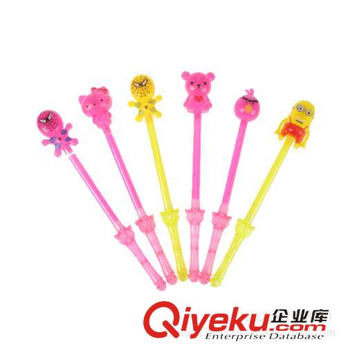 發(fā)光玩具 多款圖案隨機(jī)發(fā)貨 卡通閃光口哨棒 發(fā)光 批發(fā)018 地?cái)偭x烏原始圖片2