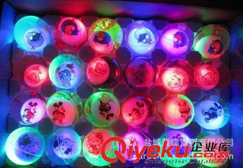 發(fā)光玩具 4.5cm發(fā)光水晶彈力球 跳跳魔術(shù)批發(fā) 夜市地?cái)偀豳u(mài)