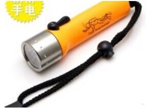 強光潛水手電筒 大功率國產(chǎn)燈泡 專業(yè)潛水手電筒 戶外必備 強光防水手電筒200克原始圖片2