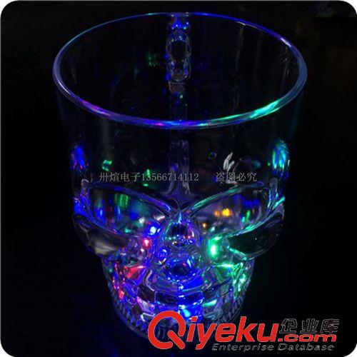 發光酒杯 七彩發光鬼頭杯閃光水感應發光骷髏杯透明倒水就亮新奇特禮品批發