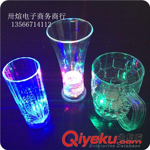 發光酒杯 廠家直銷七彩閃光水感應發光花直杯透明倒水就亮新奇特禮品批發