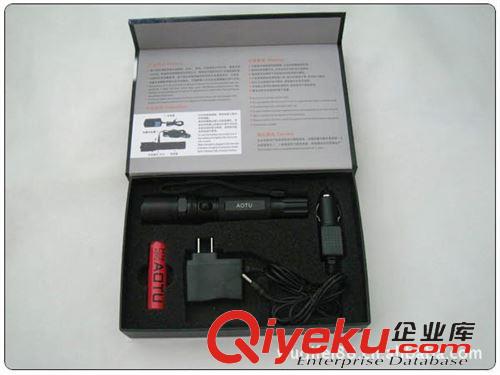 燈具類 凹凸 帶指南針強光可充電手電筒 指南針手電 戶外必備    AT5508原始圖片3