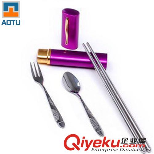 燒烤 野營(yíng)用具類(lèi) 凹凸    便攜式6格只裝雞蛋盒 雞蛋夾 收納盒 雞蛋不怕碎 AT6359